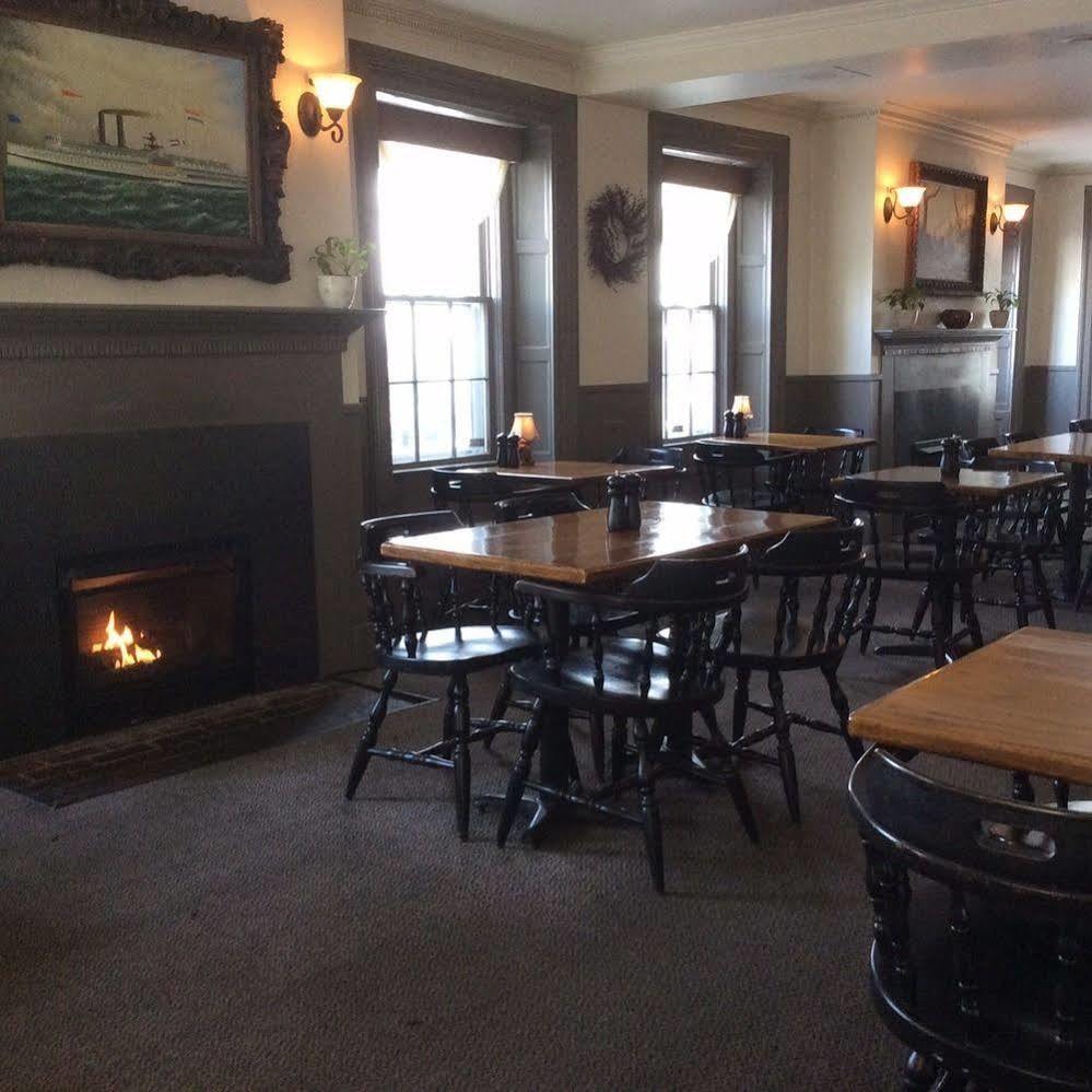 Hunters Grille And Tap At The Grafton Inn ภายนอก รูปภาพ